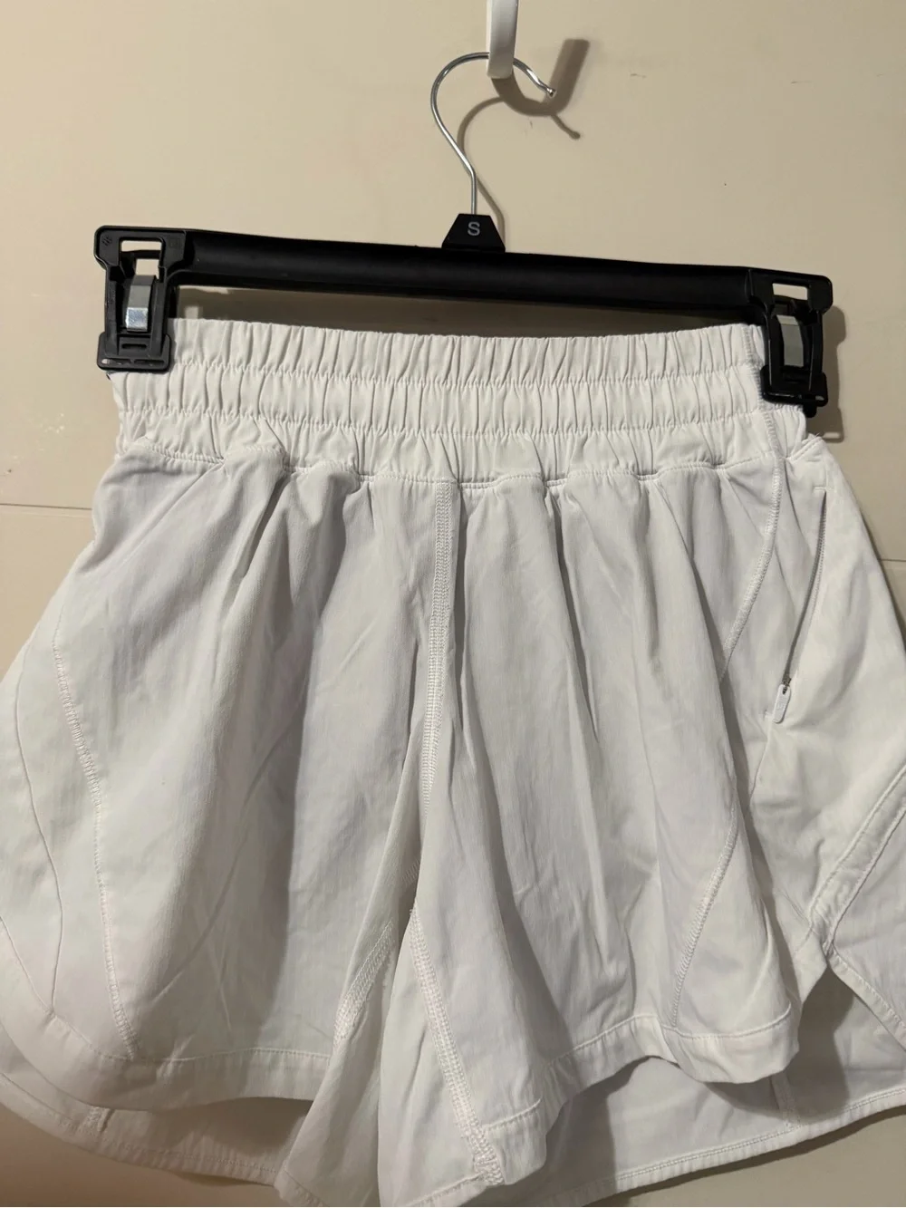 lululemon athletica White Women's Athletic Shorts with Elastic Waist Size 2